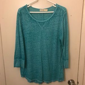 3/4 sleeve teal shirt